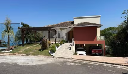 CASA NO CONDOMÍNIO SERRA DA ESTRELA COM 4 QUARTOS E PISCINA