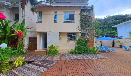 Casa com 5 dormitórios à venda, 176 m² por R$ 1.900.000,00 - Camburi - São Sebastião/SP
