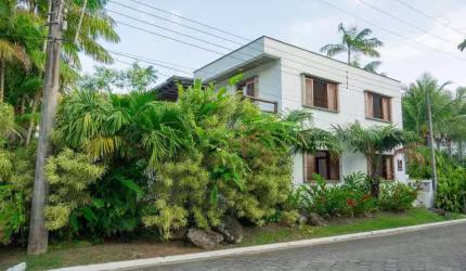 Casa com 4 dormitórios à venda, 240 m² por R$ 2.300.000,00 - Praia de Paúba - São Sebastião/SP