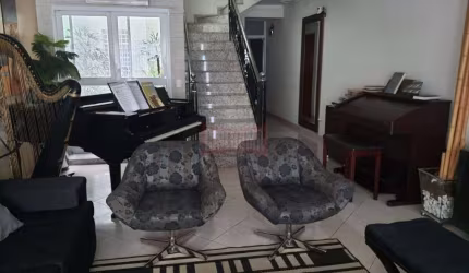 Sobrado à venda, 3 quartos, 3 suítes, 5 vagas, Jardim Monte Líbano - Santo André/SP