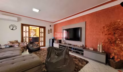 Casa à venda, 3 quartos, 1 suíte, 8 vagas, Santa Maria - São Caetano do Sul/SP