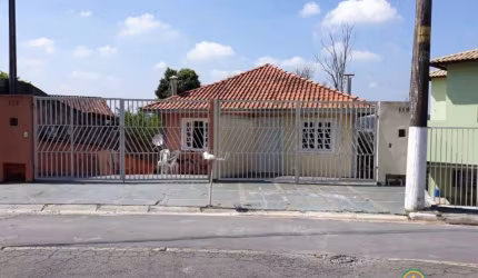 Casa de condomínio com 3 dormitórios, varanda e quintal centro de Cotia