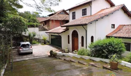 Cond Forest Hills - Casa Colonial, 4 sts e piscina! Ao lado do clube!