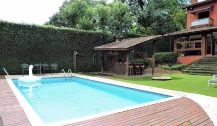 Casa com 4 dormitórios (2 suites) -  Piscina, estúdio externo, SPA!