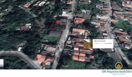 Área com 924m2 no centro de Cotia