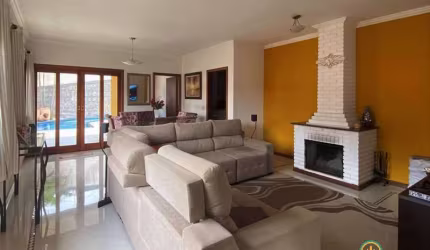 Casa 3d(1sts) Ótima com lareira, piscina e gourmet!