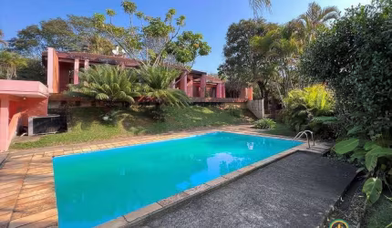 Fazendinha - 4d/2sts Linda, TÉRREA e contemporânea, piscina, muito espaço!
