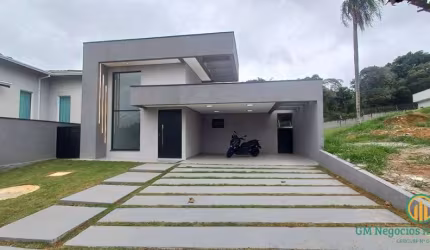 Casa nova, térrea com 3 suítes, estilo moderno com piscina em condomínio