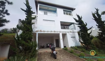 Casa com 3 dormitórios no condomínio Vintage na Granja Viana