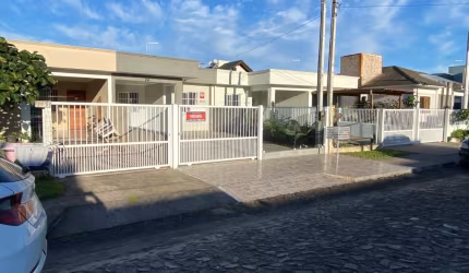 OTIMA CASA MOBILIADA DECORADA EM CAPÃO NOVO