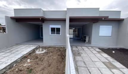 CASA COM 2 DORMT. COM SUIT EM CAPÃO NOVO