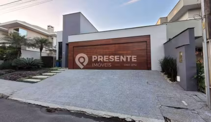 Casa de Condomínio com 3 quartos, Floresta - Joinville