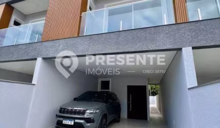 Sobrado Geminado  à venda no Floresta