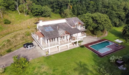 Chácara de Alto Luxo em Antonina, PR