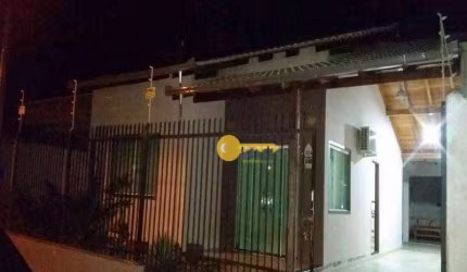 Casa com 2 dormitórios à venda, 200 m² por R$ 460.000,00 - Espinheiros - Itajaí/SC