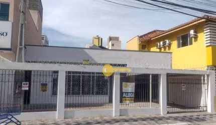 ALUGUEL R$ 7.000/Mês + Taxas - Casa com 4 dormitórios para alugar, 300 m² - Centro - Itajaí/SC