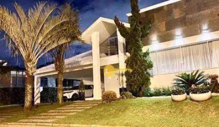Casa alto padrão com 4 suítes na Praia Brava