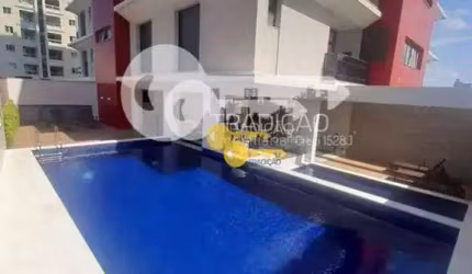 Apartamento semimobiliado no Centro