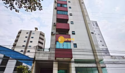 APARTAMENTO NO CENTRO COM 1 SUÍTE + 2 DORMITÓRIOS