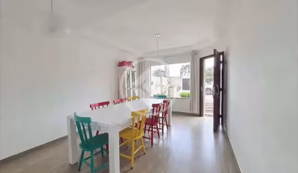 Sobrado Triplex à venda com 03 dormitórios sendo 01 suíte e 02 vagas no Bairro Alto codigo: 22623