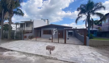 Casa com 3 quartos à venda na Rua Nayr Leonzio Covolan, 1199, Jardim Itália, Caxias do Sul, 120 m2 por R$ 765.000