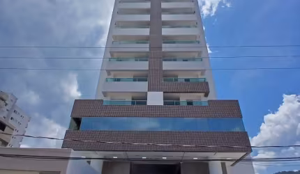 Lindo apartamento no centro de Mongaguá, prédio frente ao mar lazer completo