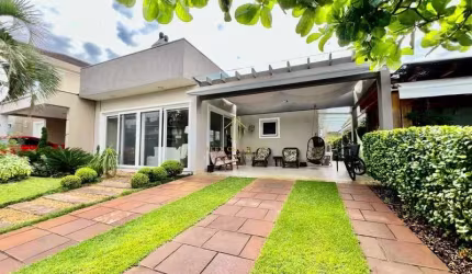 Casa em condomínio fechado a beira mar