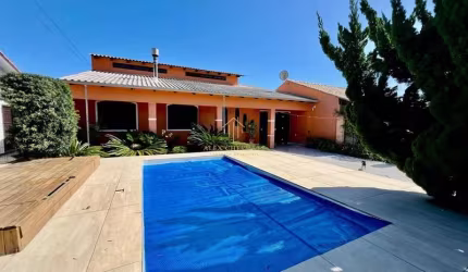 Casa com piscina na melhor região de Rainha do Mar