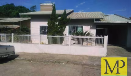 Casa com 3 dormitórios à venda, 254 m² por R$ 1.300.000,00 - Centro - Penha/SC