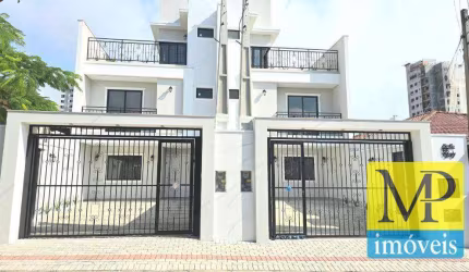 Sobrado Triplex com 3 Suítes à venda, 205 m² - Armação - Penha/SC