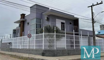 Sobrado com 3 dormitórios à venda, 265 m² por R$ 2.680.000 - Praia Alegre - Penha/SC