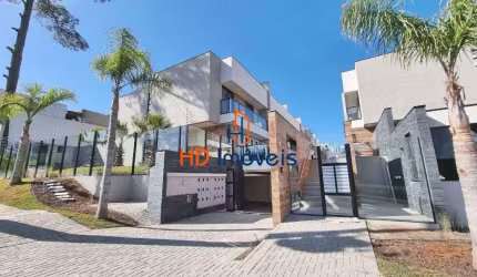 Sobrado com 3 dormitórios à venda, 240 m² por R$ 1.833.520,47 - Santo Inácio - Curitiba/PR