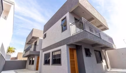 Sobrado em condomínio, 03 quartos, no Xaxim por R$ 693.000,00. 127,46m².