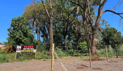 Terreno amplo na rotatória da Avenida Ernesto Geisel