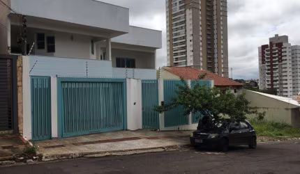 SOBRADO COM PISCINA NO JD DOS ESTADOS