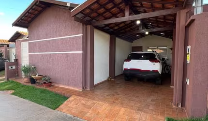 Linda casa em condomínio