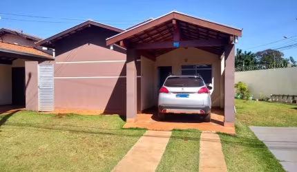 Casa em condomínio na Vila Marli