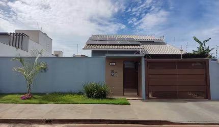 Linda casa na Vila Morumbi com piscina