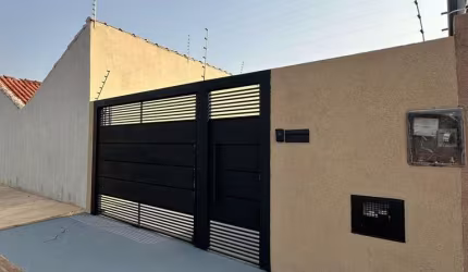 Casa com 2 quartos à venda na Costa Rica, 300, Jardim Presidente, Campo Grande por R$ 290.000
