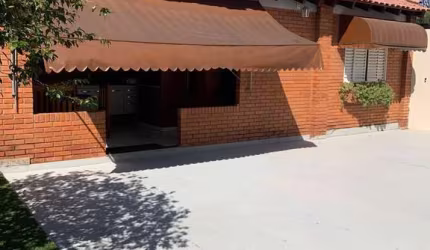 CASA À VENDA COM PLACA SOLAR NO JD. IMÁ
