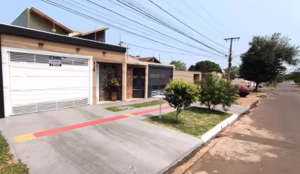 Casa térrea de alto padrão na Vila Nasser — PORTEIRA FECHADA!