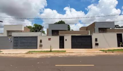 Linda Casa no Bairro Rita Vieira
