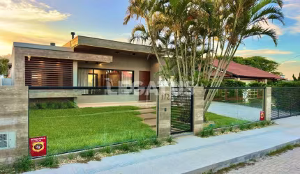 Casa com 5 quartos à venda na Rua Paná Paná, 172, Atlântida, Xangri-Lá por R$ 2.440.000