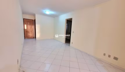 Apartamento com 3 quartos para alugar na Rua Ademar de Barros, Centro, Indaiatuba por R$ 2.000