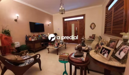 Venha morar em uma excelente casa no coração da Aldeota