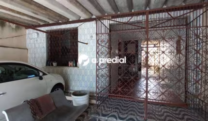Casa ampla, vizinha aos melhores Serviços Públicos de Saúde do Estado