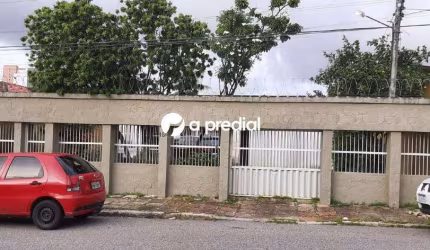 Casa com 4 quartos à venda