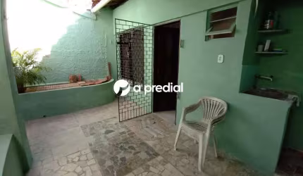 Casa à venda, 4 quartos, 1 suíte, 2 vagas, Cidade 2000 - Fortaleza/CE