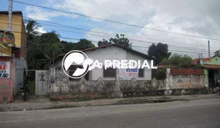 Terreno com casa construída, com fidelidade de locação a poucos metros do Carnaúba e Cometa supermercados.