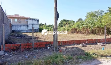 Amplo terreno às margens da Avenida Rogaciano Leite.